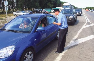 В пробках на границе туристы стояли по шесть часов