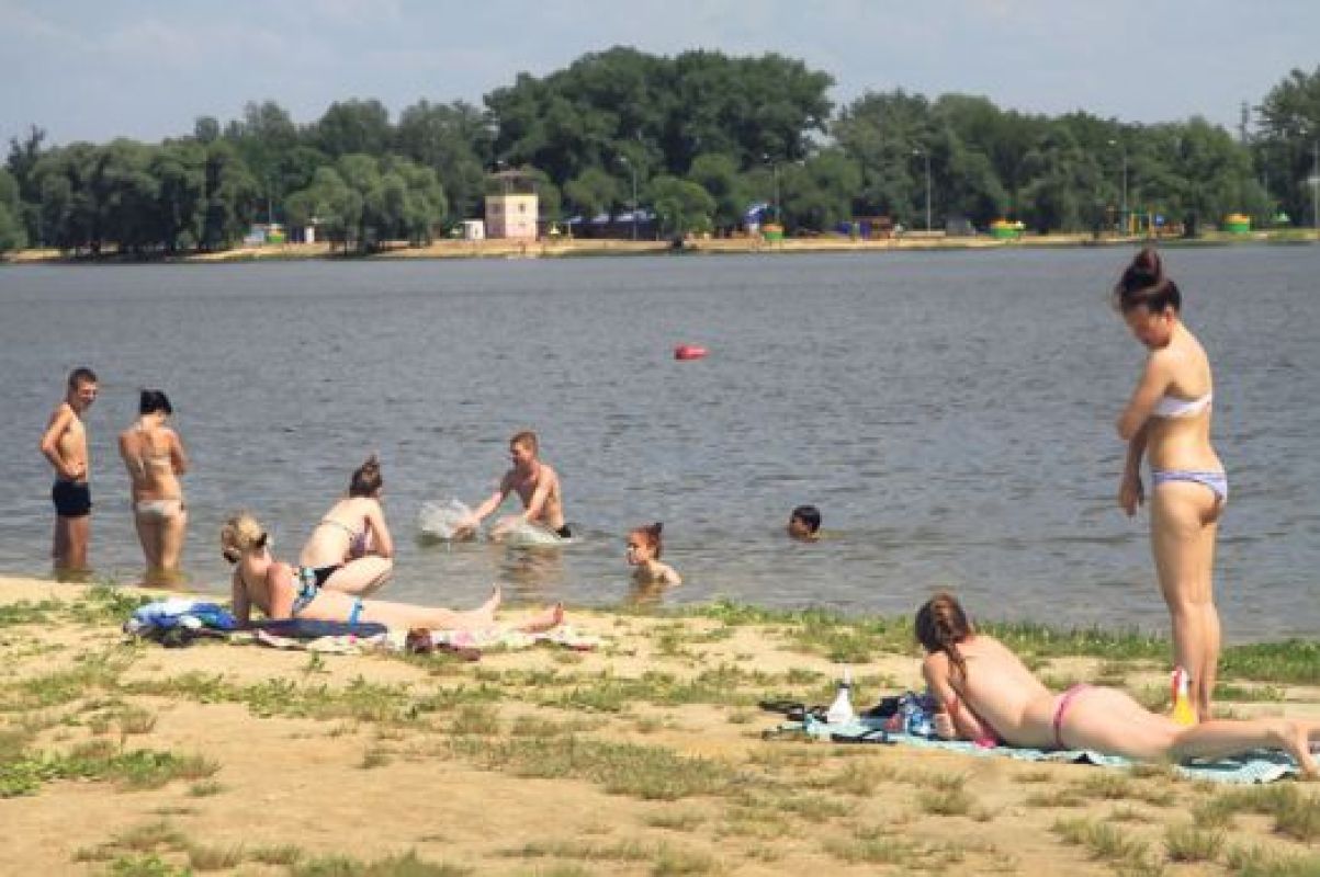 Несмотря на запреты, на водоёмах уже сейчас полно отдыхающих