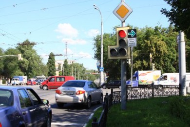 Белгородские водители оказались не готовы к повороту направо на красный