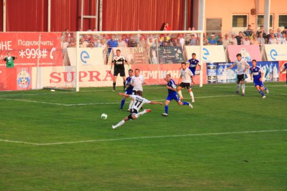 ФК «Салют» сыграл с «Газовиком» вничью