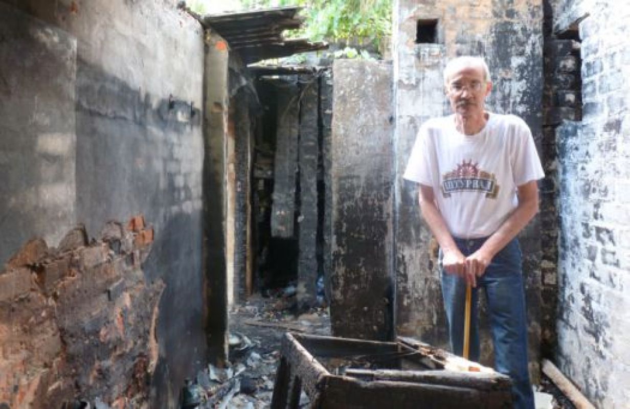 Остатки сгоревшего дома кажутся людям лучше жилья, предлагаемого властью (видео — на moe-belgorod.ru)