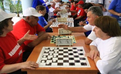 В Белгороде 400 ветеранов посоревнуются в теннисе, футболе и шахматах