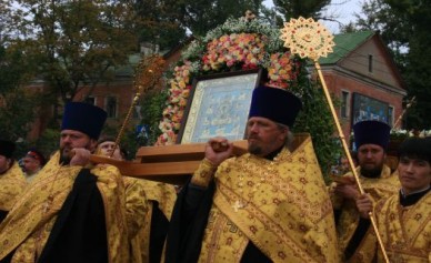 В Белгороде прошёл крестный ход с одной из главных святынь православной церкви