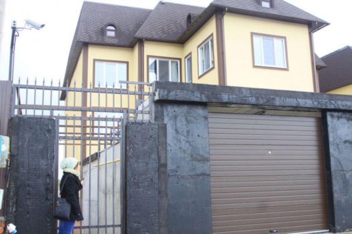 Жильцы незаконно построенного дома, скорее всего, останутся и без жилья, и без денег