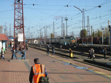 В Белгороде сто человек перекрыли дорогу дачному поезду с одним вагоном