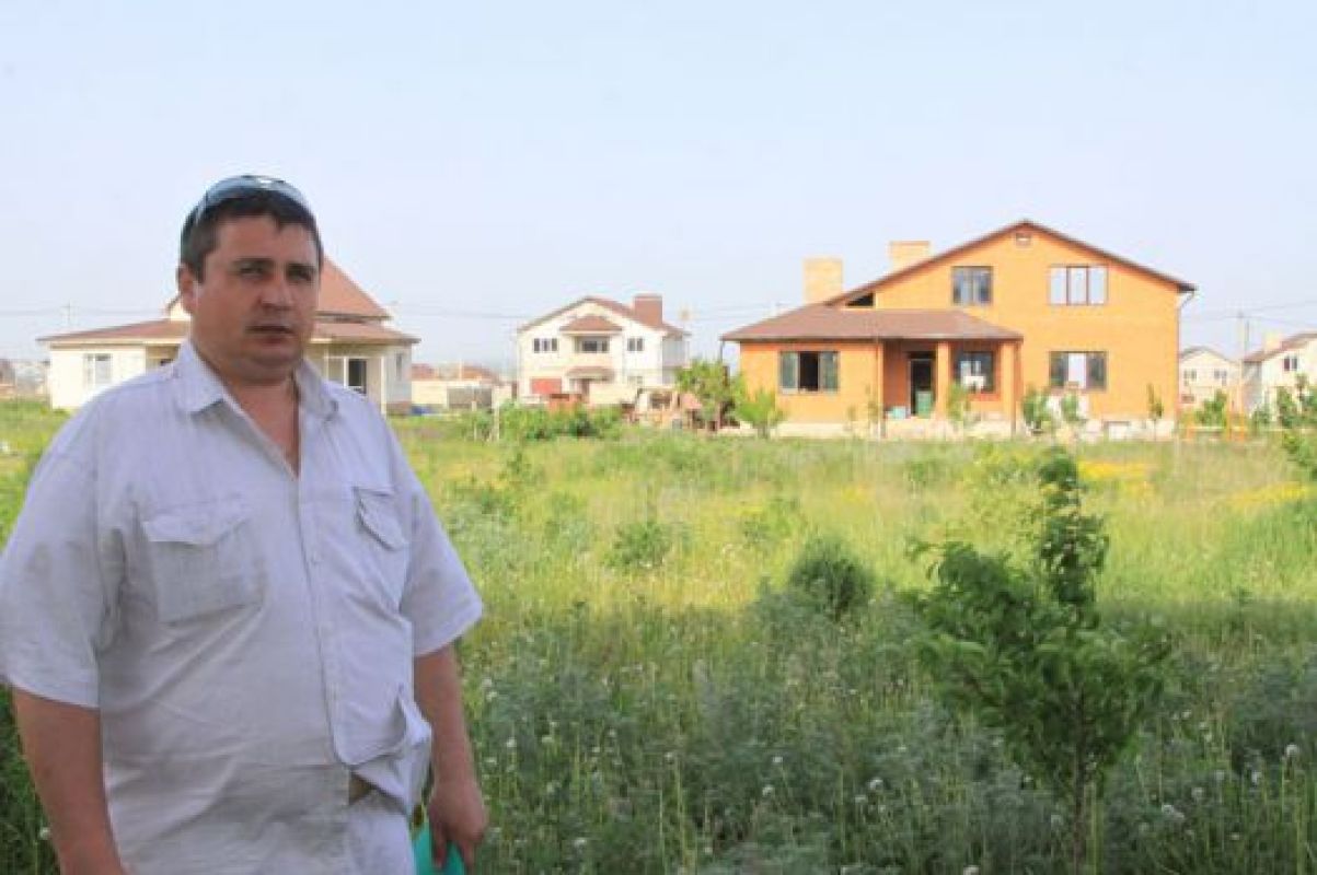 Въехать в свой дом Александр Вержбицкий не может, несмотря на то что построил его ещё в прошлом году