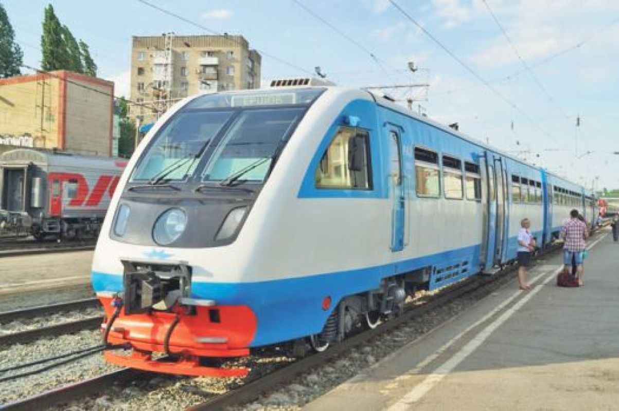 Рельсовый автобус может ездить и на электричестве, и на дизельном топливе