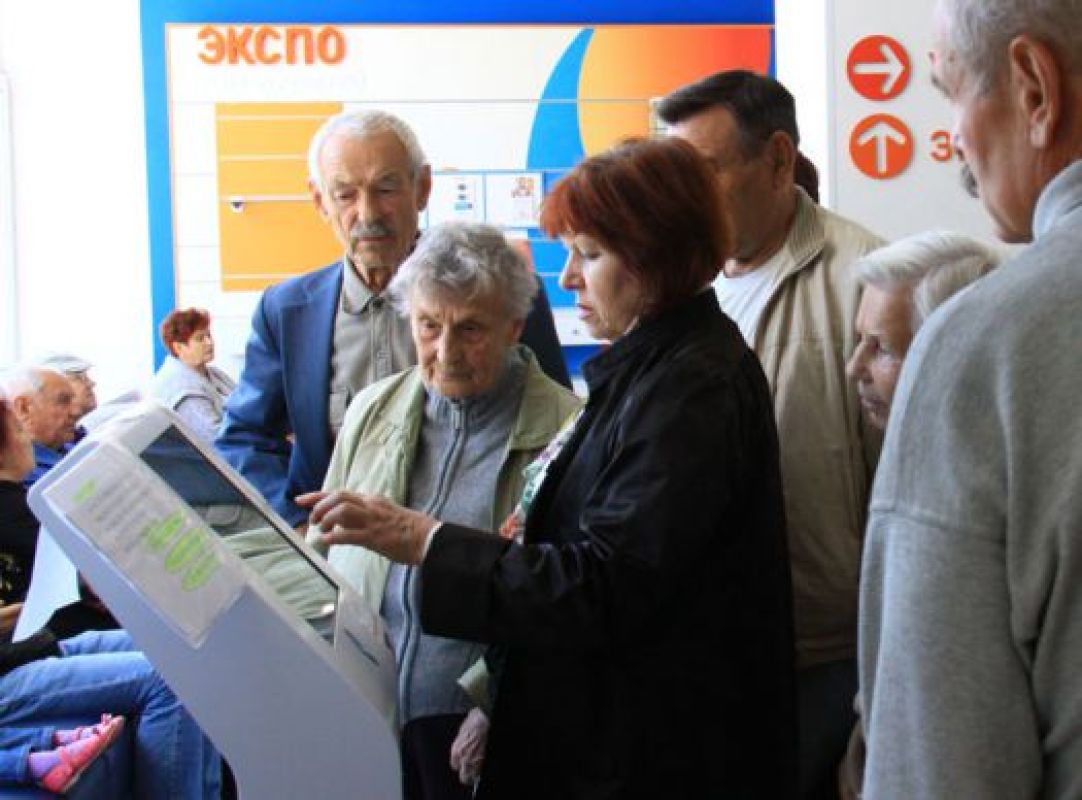 В единственном на весь город пункте приёма оплаты сейчас не протолкнуться