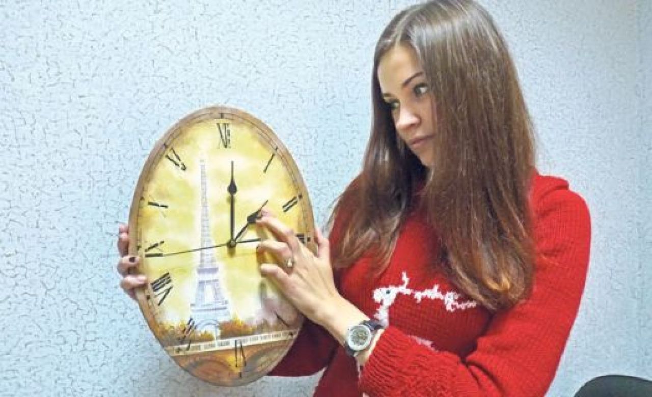 Главное — в воскресенье вовремя перевести часы, чтобы в понедельник не опоздать на работу