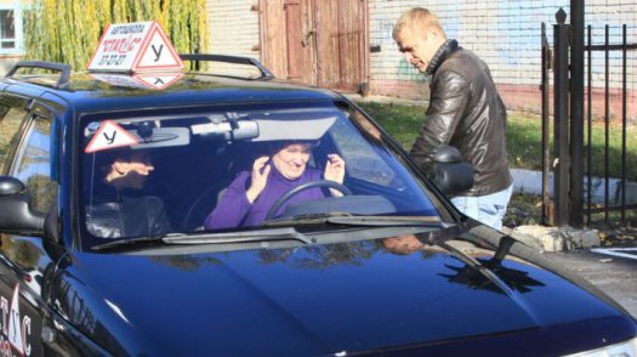 Учиться в автошколе придётся дольше, но это должно улучшить качество подготовки водителей