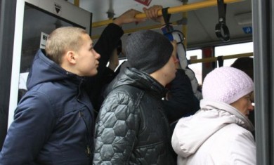 Пассажиров стало больше, транспорта меньше