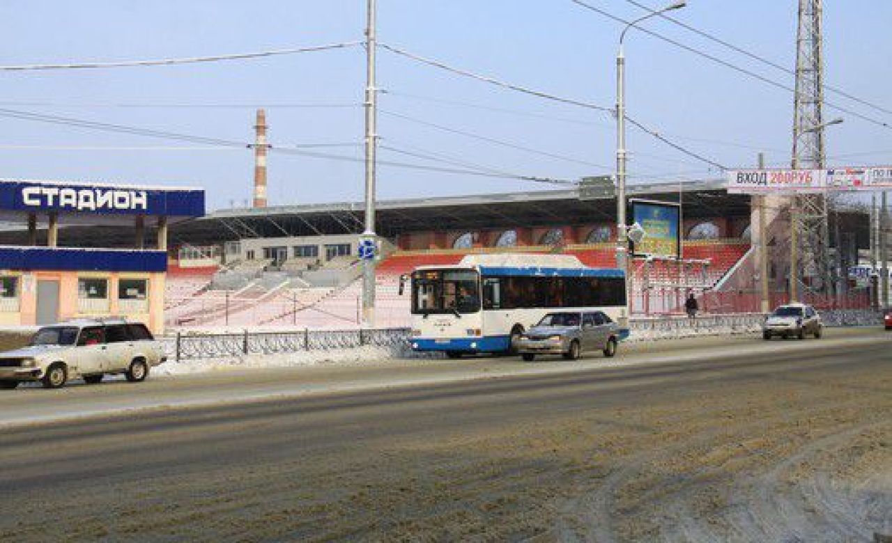 На главном стадионе Белгорода демонтировали забор с рекламой, портивший облик города