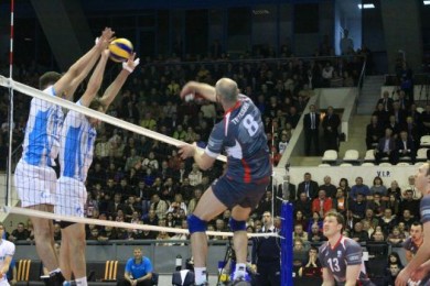 Волейболисты «Белогорья» обыграли казанский «Зенит»