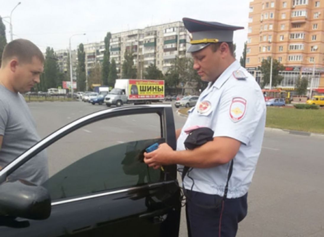 Прежде чем инспектор начнёт проверять уровень тонировки, потребуйте сертификат на технику