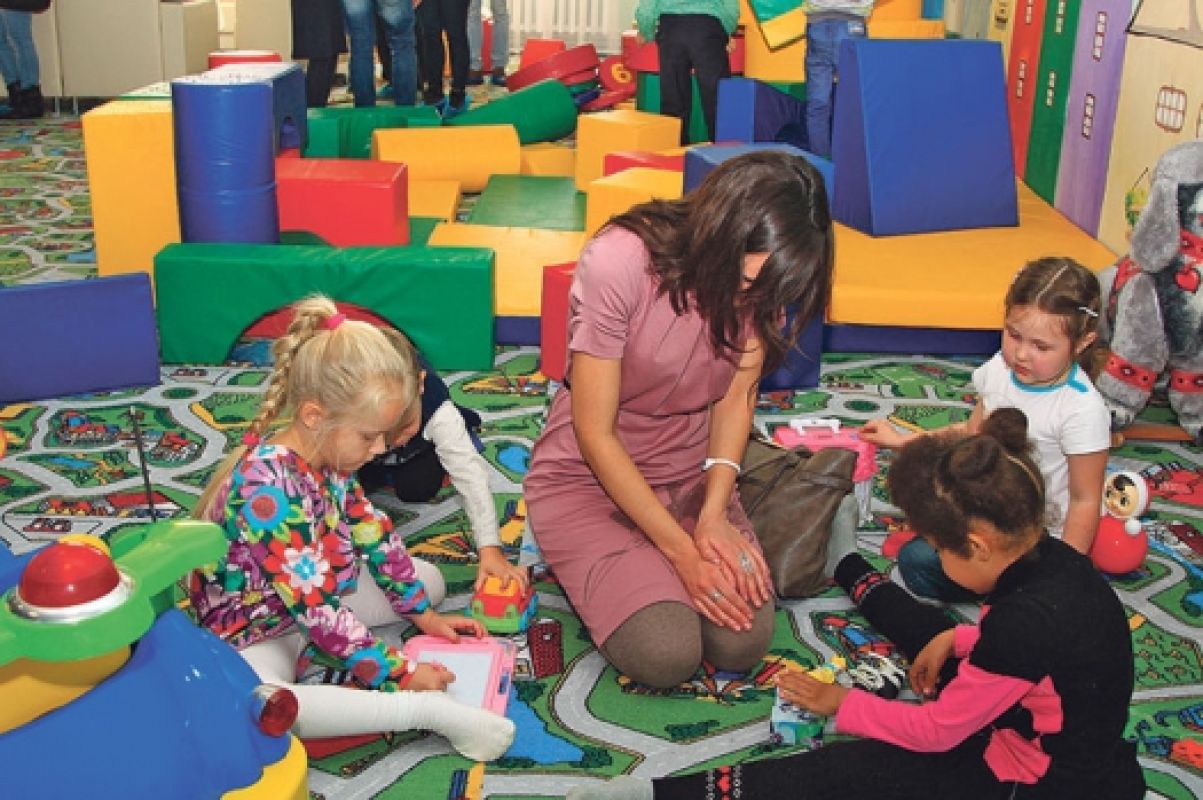 После долгого лечения детям нужно учиться просто играть со сверстниками