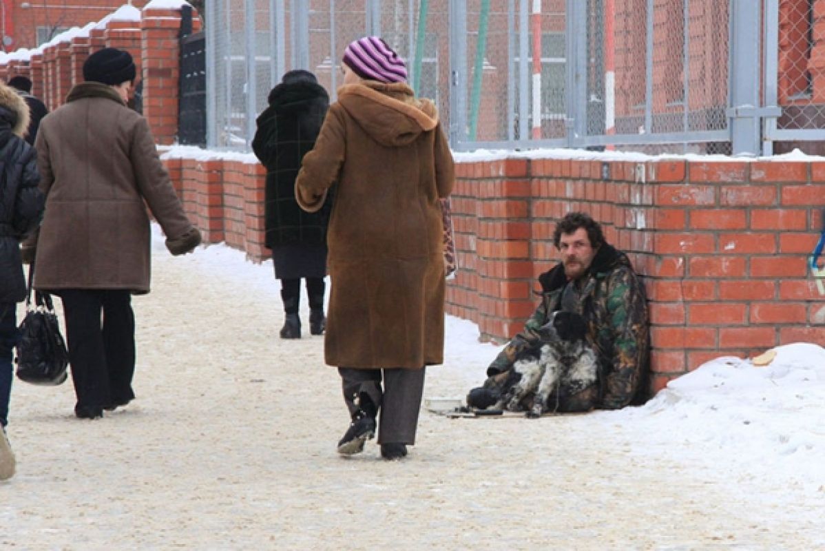 Зимой участь беспомощных людей на улице особенно печальна