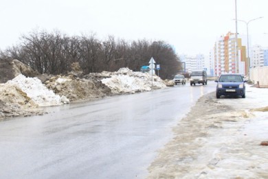 Грязный снег угрожает экологии города