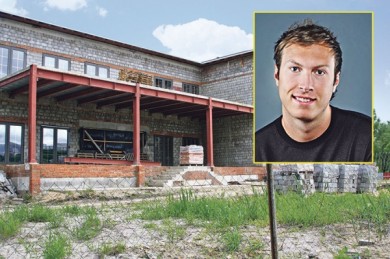 Депутат вырубает лес под ресторан у реки