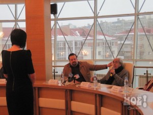 Маэстро отвечает на вопросы журналистов. Фото Татьяны Григорьевой.