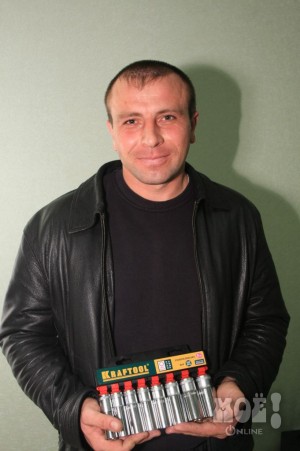 белгородец Юрий Федурин - победитель конкурса по жиму гири