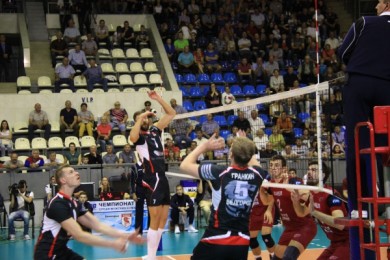 Белгородские «львы» выиграли у «Факела» из Нового Уренгоя