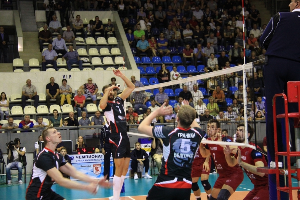 Белгородские «львы» выиграли у «Факела» из Нового Уренгоя