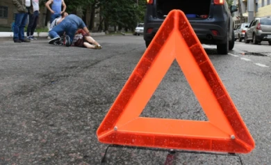 В Белгороде под колесами автомобилей оказались два пешехода