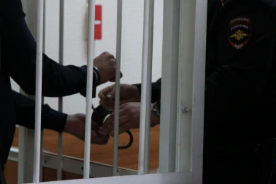Иностранец целый месяц воровал ювелирные украшения у сожительницы
