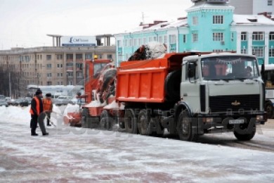 Дороги в Белгороде уже начали обрабатывать песко-соляной смесью