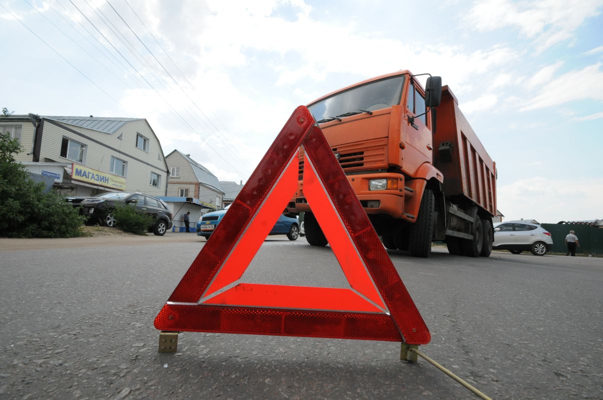 В Белгородской области разыскивают водителя, который сбил старушку на обочине и скрылся
