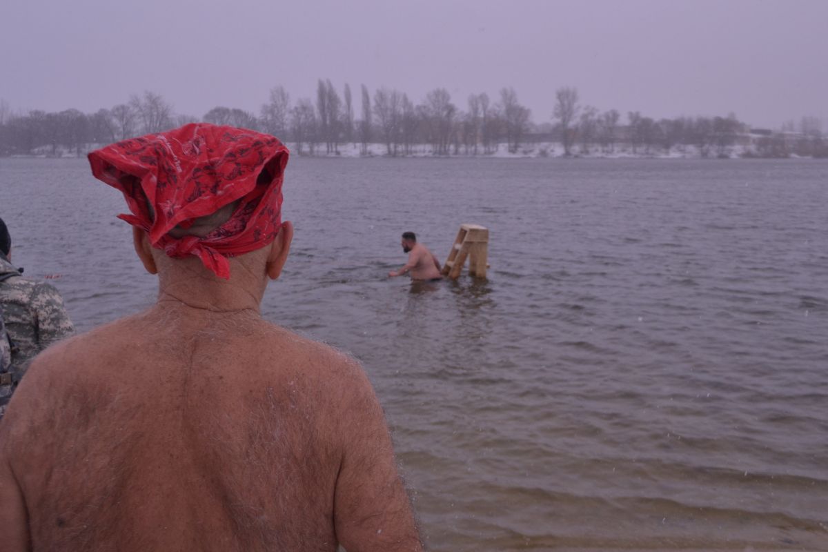 Белгородские моржи проплывали 25-метровку со скоростью крещенского ныряльщика