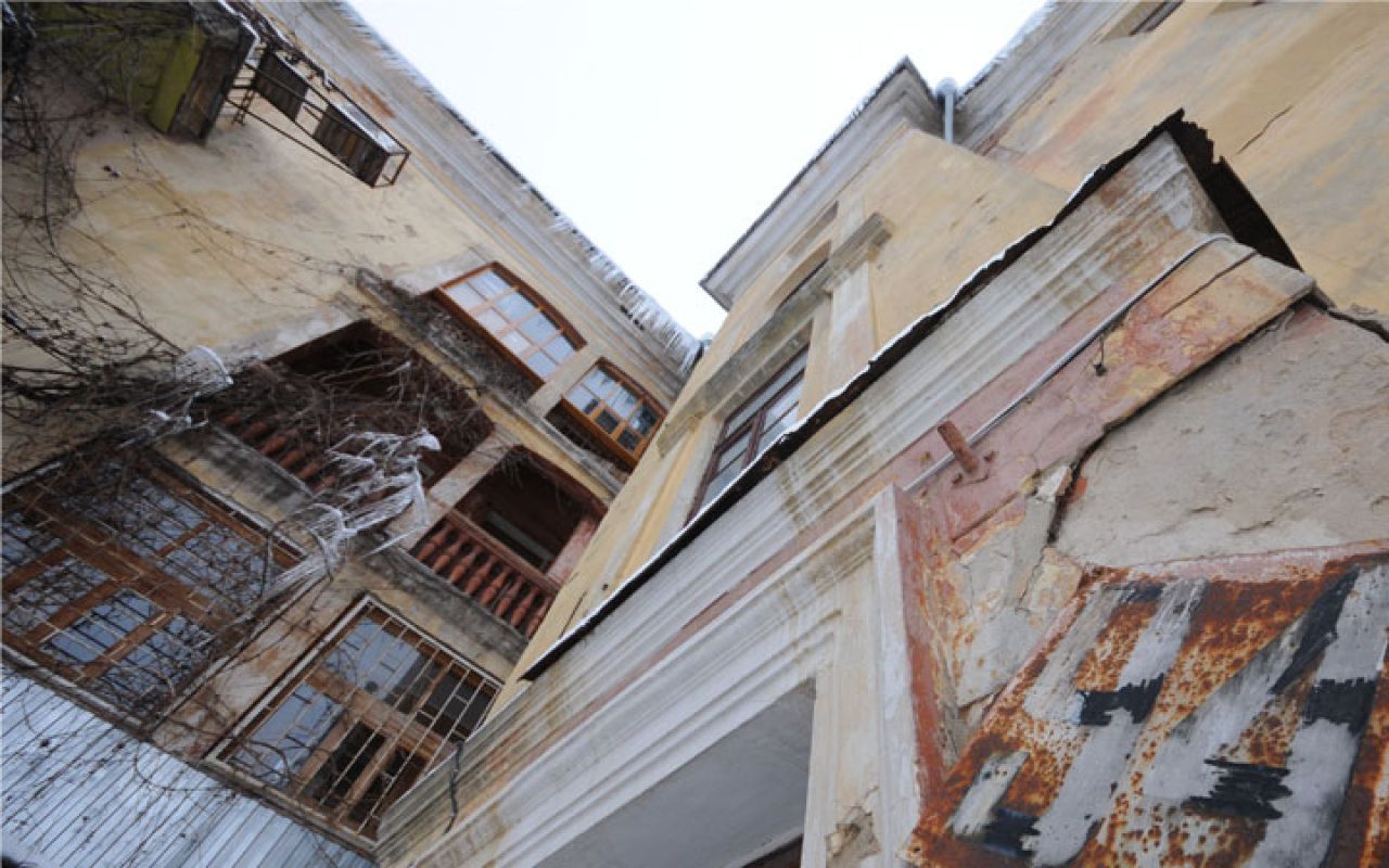 СК рассказал подробности падения девочки с 7-го этажа