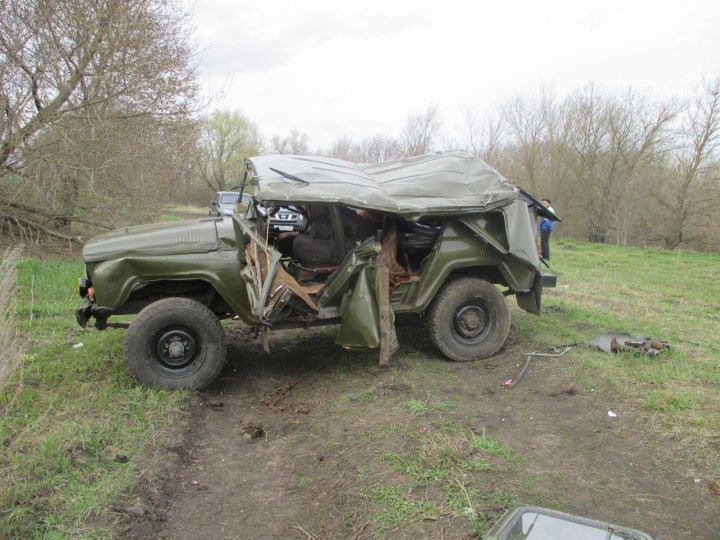 уаз 469 перевернутый. уаз буханка разбитая. уаз фермер лесная охрана. уаз липецкая область. уаз перевернулся.