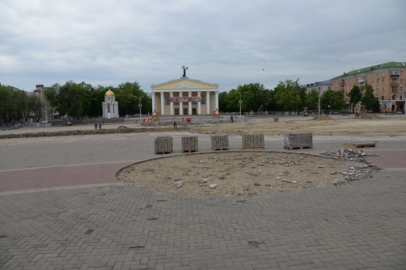 Площадь валуйки. Соборная площадь Белгород. Театральная площадь Белгород. Центральная площадь Белгорода. 1943 Год Соборная площадь Белгород.