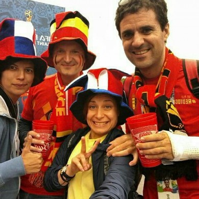 Бельгийские болельщики в Санкт-Петербурге приняли корреспондента «Житья» за фран...