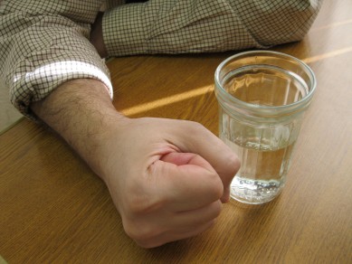 Житель Разумного зарезал брата из-за числа выпитых рюмок