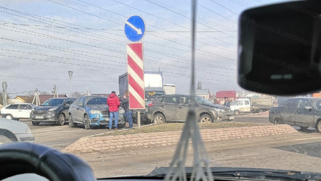 Что случилось в белгороде вчера. ДТП Белгород Заслонова. Белгород на Заслонова ДТП сегодня. ДТП на Константина Заслонова в Белгороде.