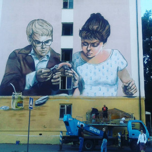 В Белгороде художники омолодили Лиду из «Операции «Ы»